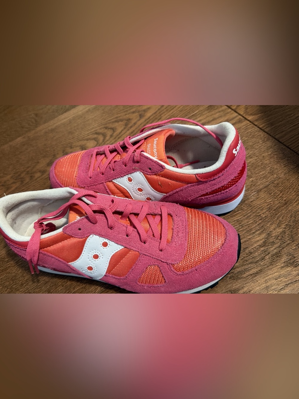 Saucony Women’s Pink & Orange Sneaker - Lightweight Casual Shoe. Worn once